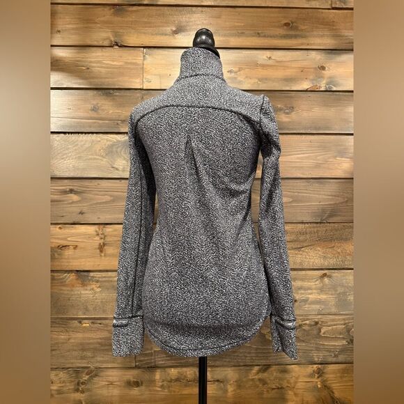 Lululemon 1/4 zip top​ - Picture 3 of 5